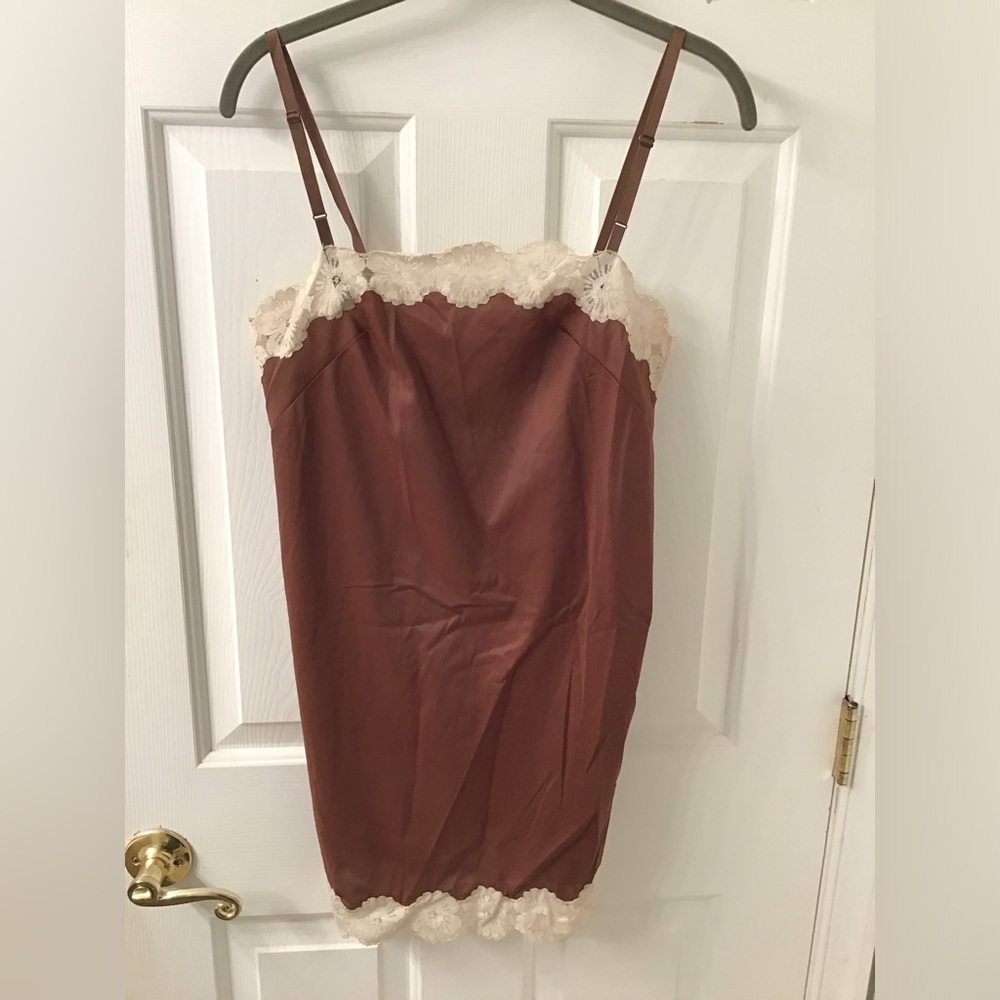 VAN RAALTE VINTAGE 1960s SLIP LACE TRIM BROWN CRÈME SZ 32 GUC NYLON